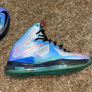 Lebron pure platinum